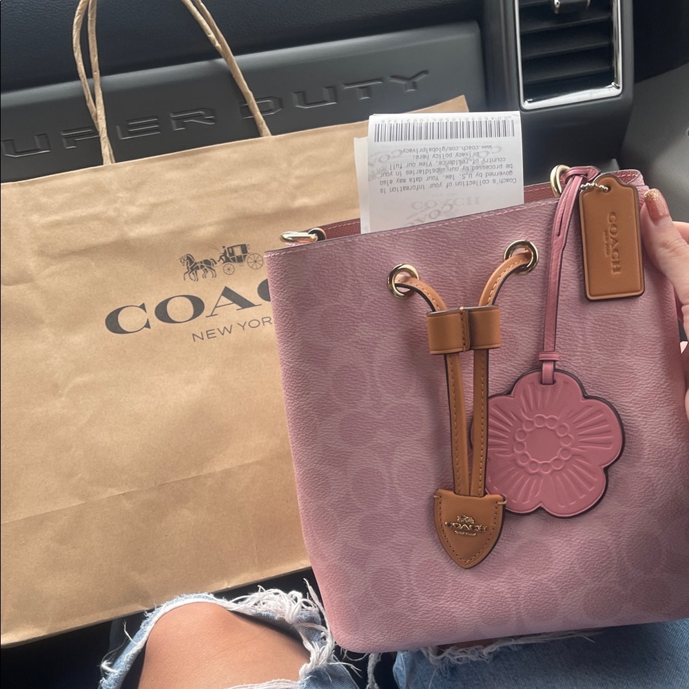 Coach powder Pink Rowan Signature Bucket Bag 2026 soldout authentic